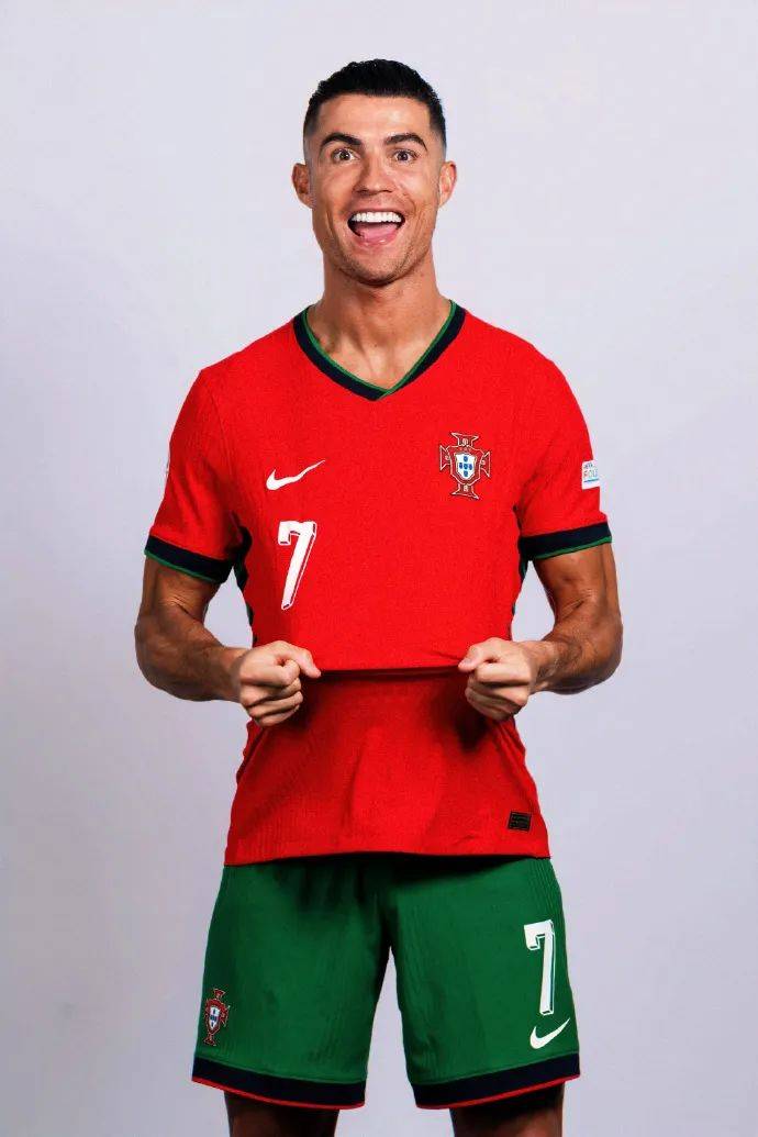 半场：国米0-0闷平比萨，劳塔罗、皮奇尼尼造险（半场战报：国米与比萨0-0互交白卷，劳塔罗与皮奇尼尼先后制造威胁）