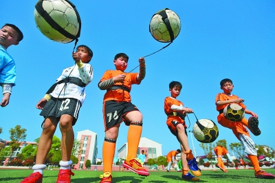 詹姆斯球队单场两人同砍35+，首次他不是其中之一（詹姆斯所在队单场两人同砍35+，生涯首次他非其一）